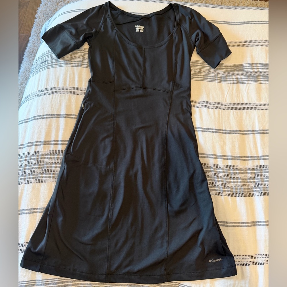 Columbia Black Short-Sleeve Mini Dress